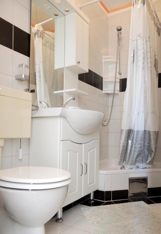 Apartman Husic Pag Town Buitenkant foto