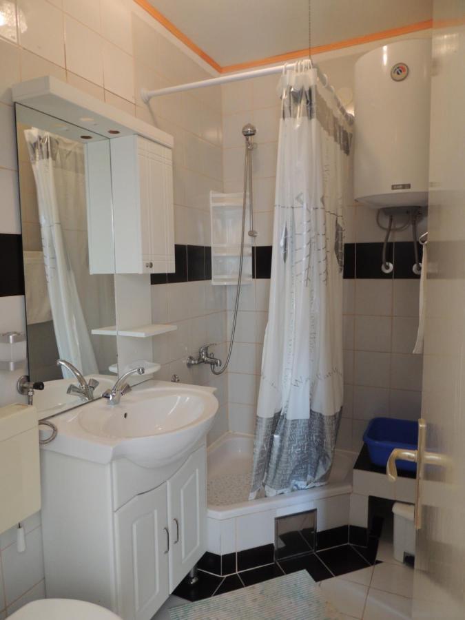 Apartman Husic Pag Town Buitenkant foto
