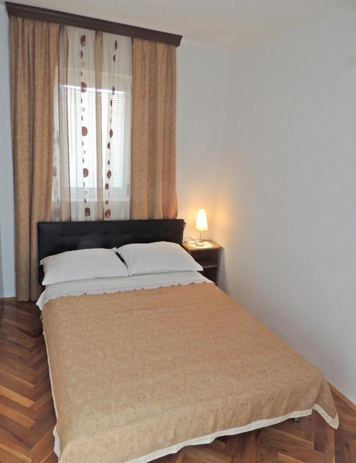 Apartman Husic Pag Town Buitenkant foto
