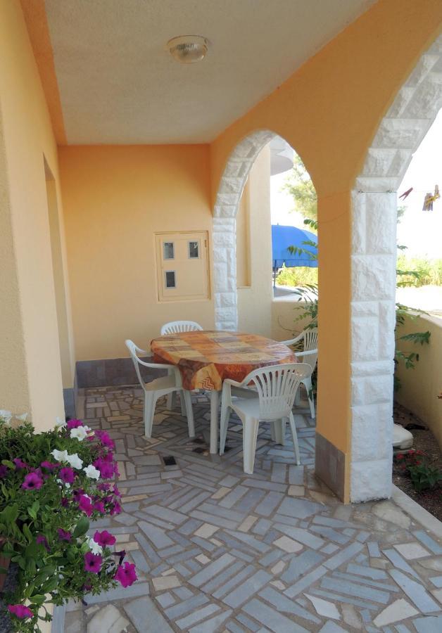 Apartman Husic Pag Town Buitenkant foto