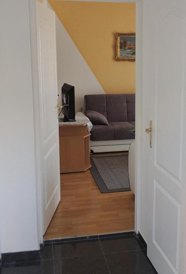Apartman Husic Pag Town Buitenkant foto