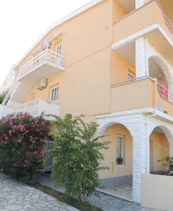 Apartman Husic Pag Town Buitenkant foto