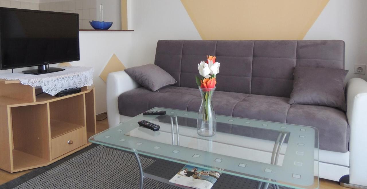 Apartman Husic Pag Town Buitenkant foto