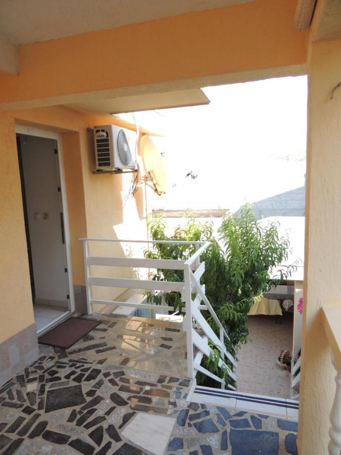 Apartman Husic Pag Town Buitenkant foto