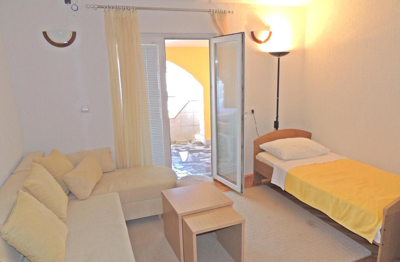 Apartman Husic Pag Town Buitenkant foto