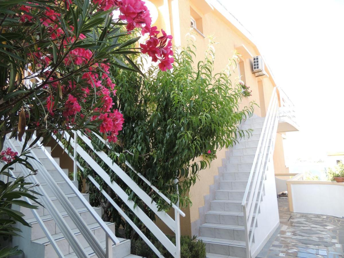 Apartman Husic Pag Town Buitenkant foto