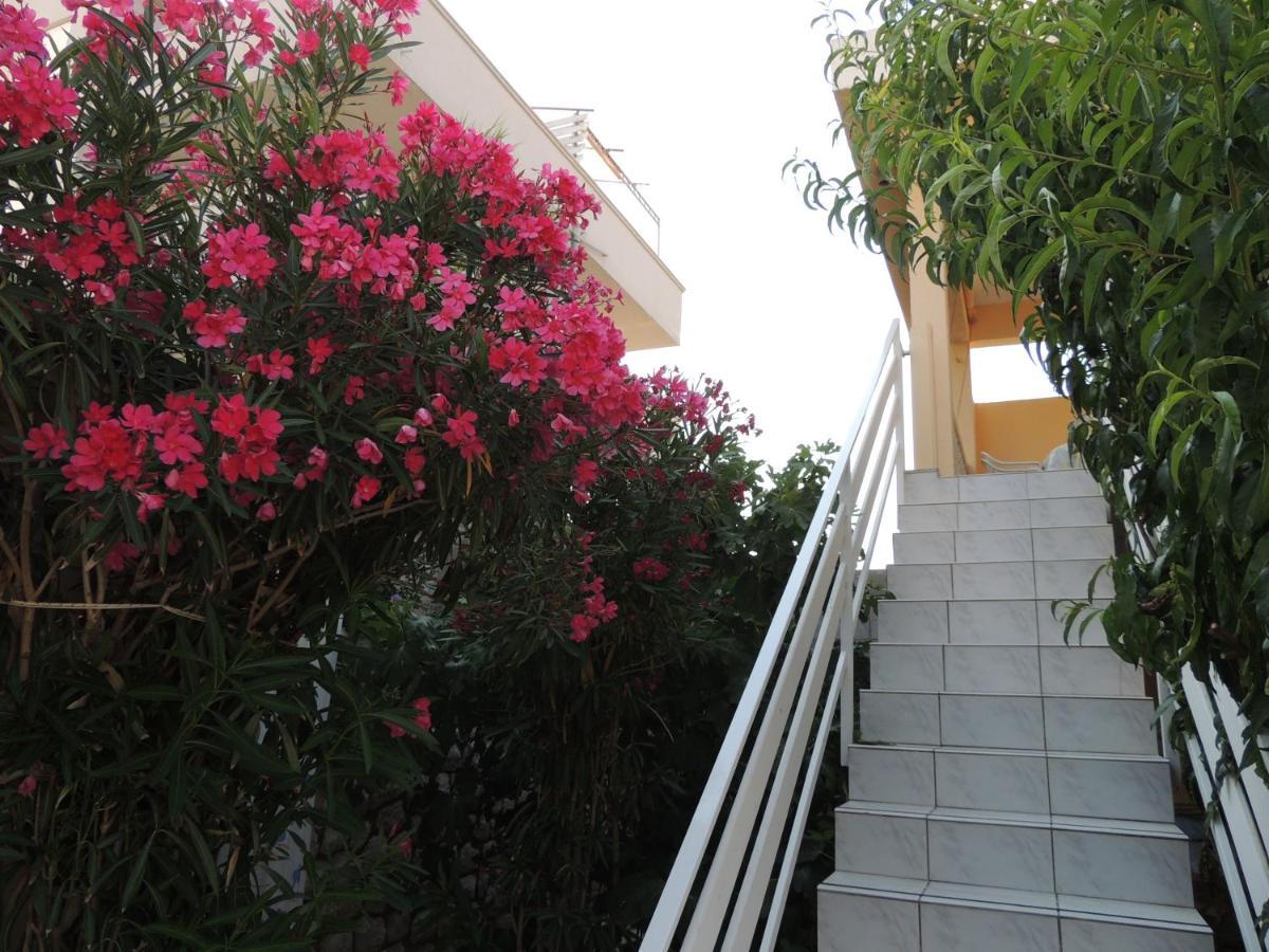 Apartman Husic Pag Town Buitenkant foto